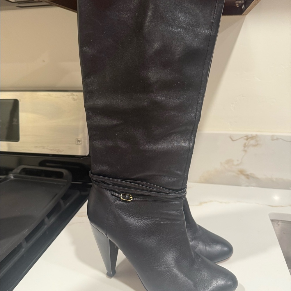 Ann Taylor Black Heeled Boots with Sleek Design